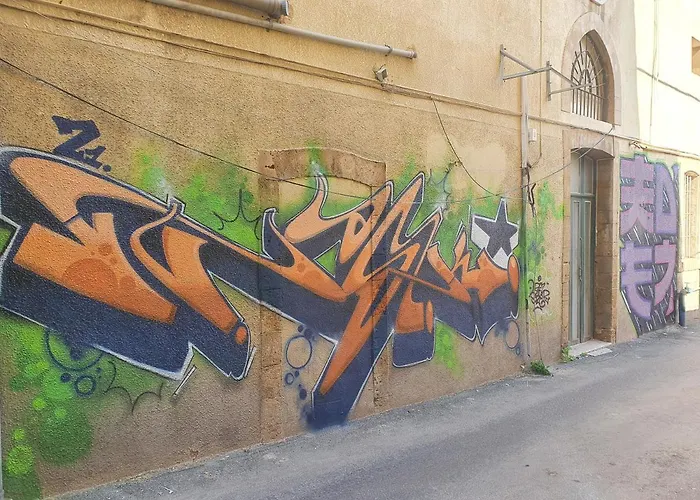 Be Me Hotels And Hostels Haifa Art